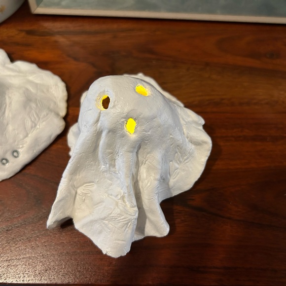 Handmade Clay Ghost Ornament/ LED tea light cover - Picture 4 of 4
